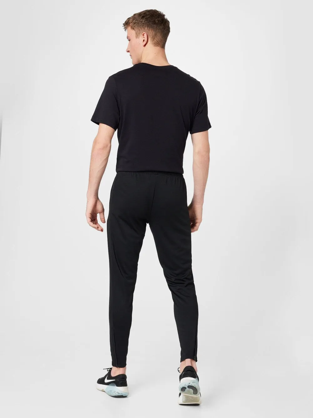 Nike Academy23 Tapered Sweatpants, Black